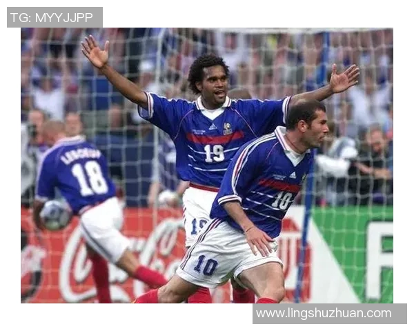 法国足球传奇帕拉蒂尼的辉煌职业生涯与成就回顾